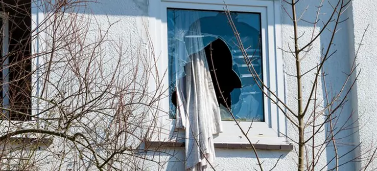Storm Window Installation Contractors in Miami Beach, FL